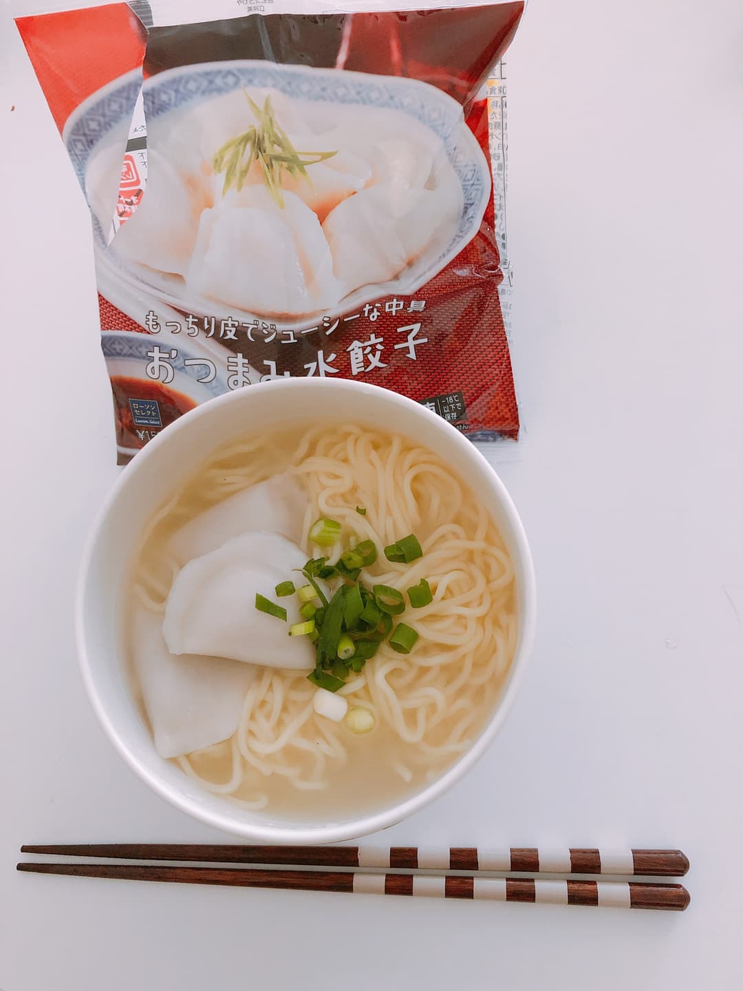 モチツルあっさり水餃子入りラーメンの完成写真