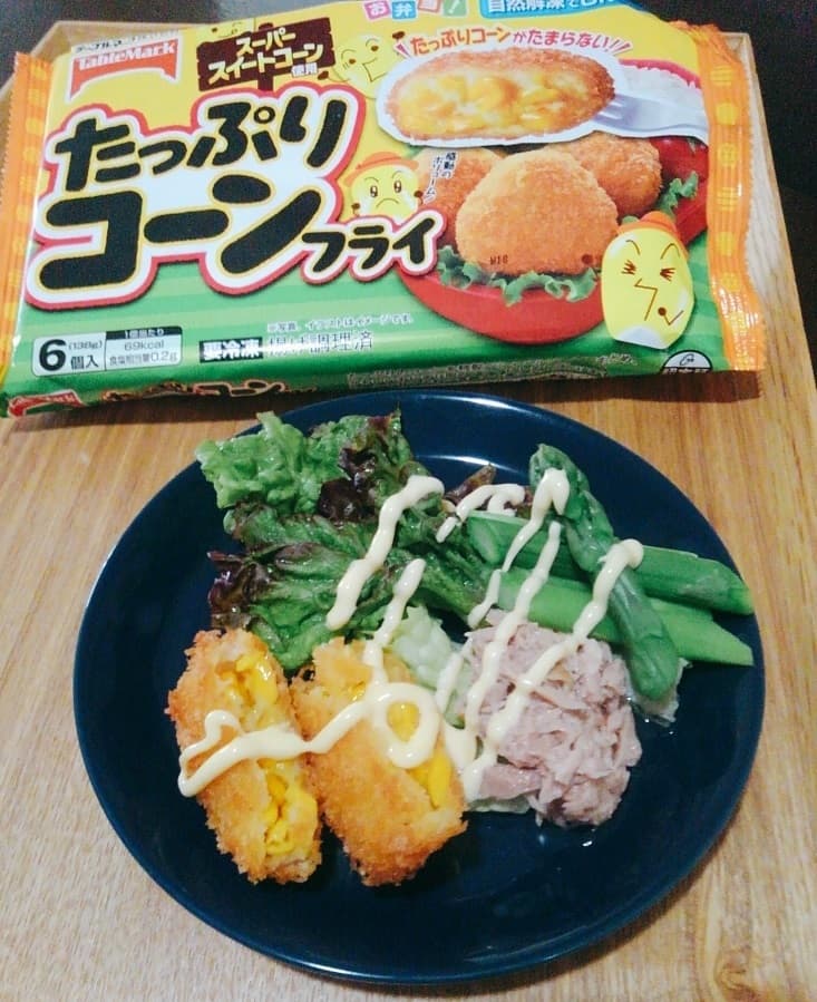コーンフライのサラダの完成写真