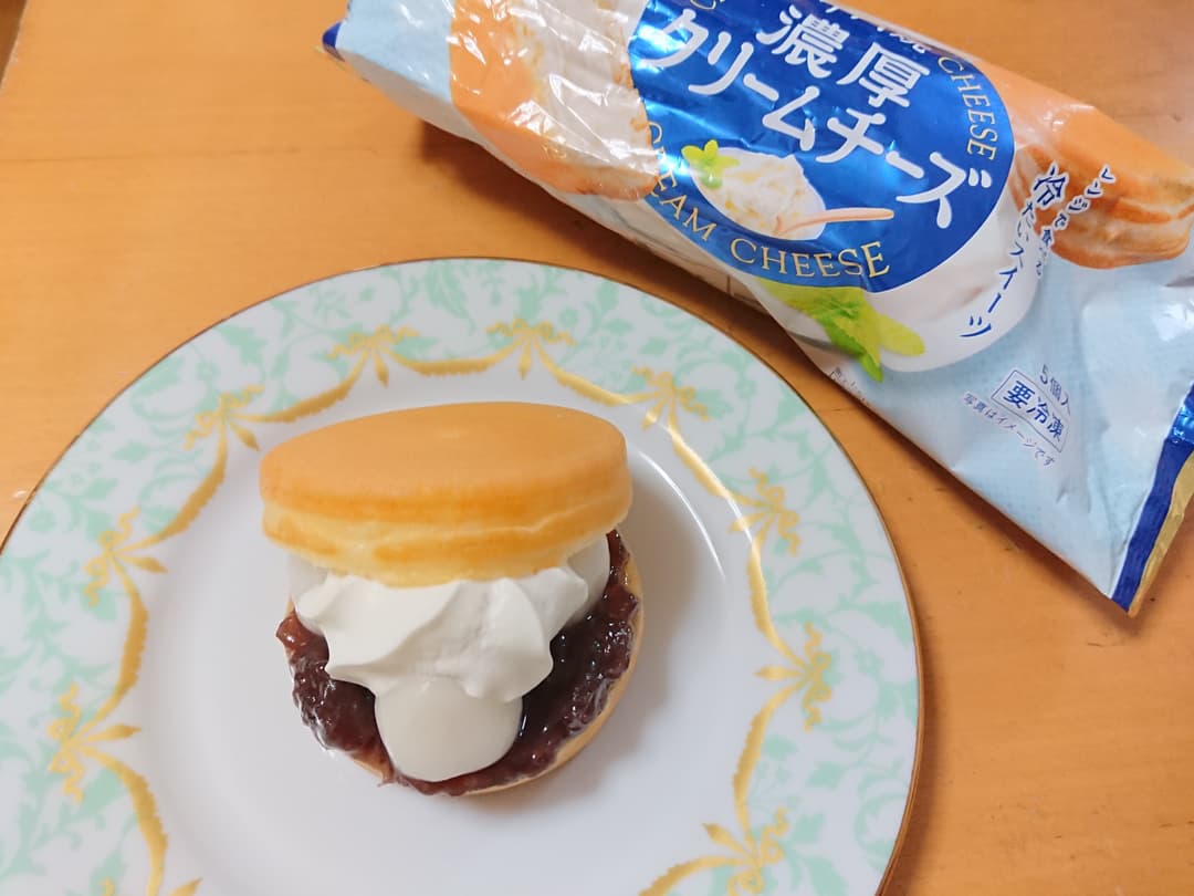 濃厚クリームチーズの白玉あずきサンドの完成写真