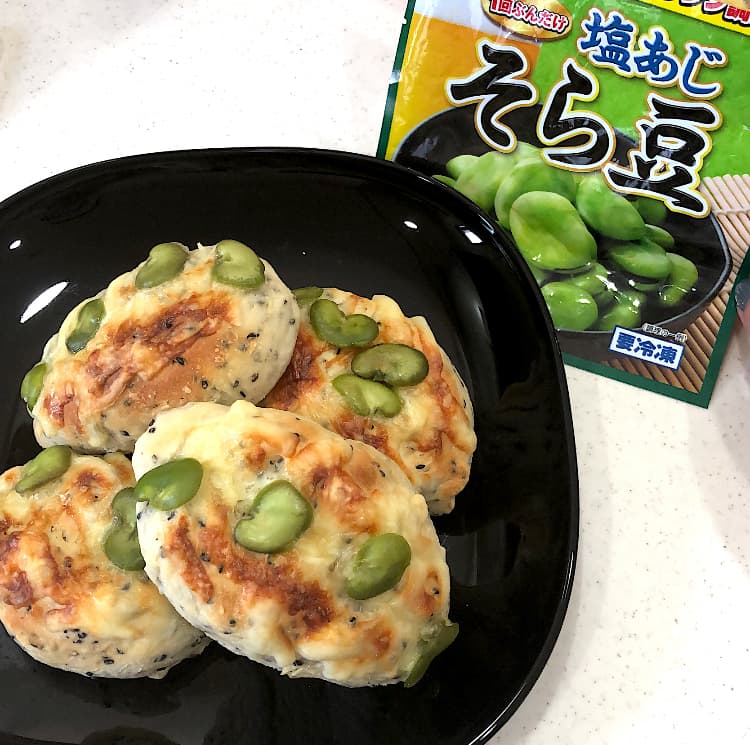 そら豆と黒ごまのこんがりチーズパンの完成写真