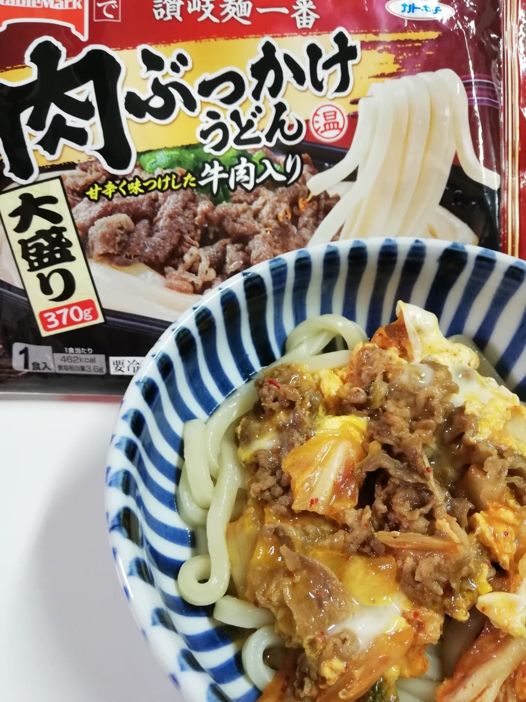 甘辛肉キムチうどんの完成写真