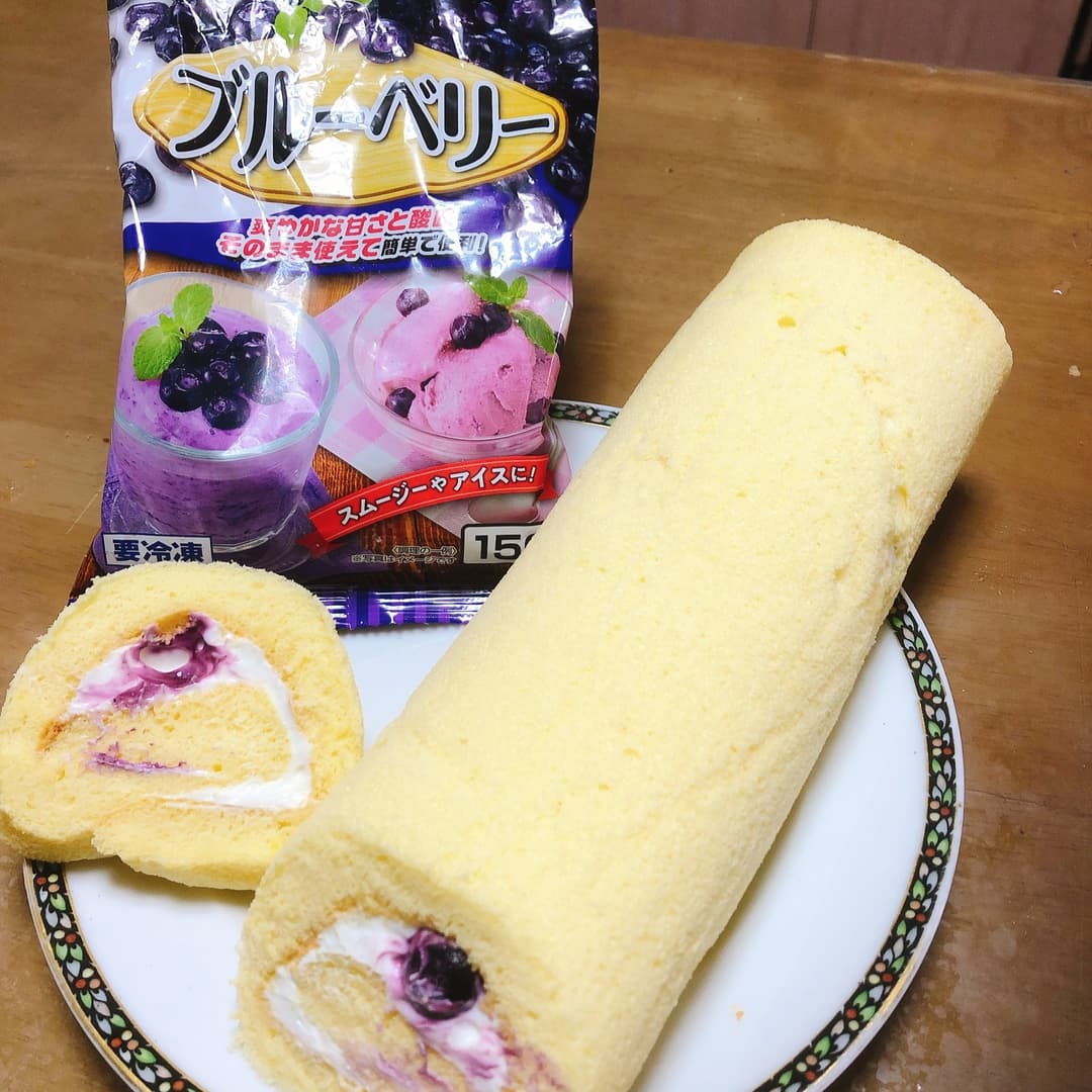 ブルーベリーロールケーキの完成写真