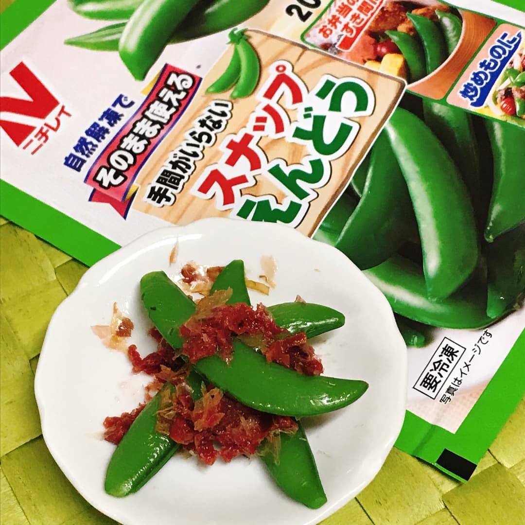 スナップえんどうの梅おかか和えの完成写真