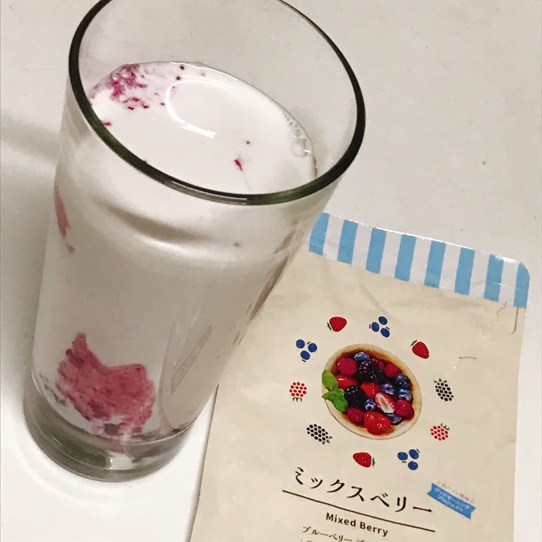 4種のベリーのあまいフルーツ牛乳の完成写真