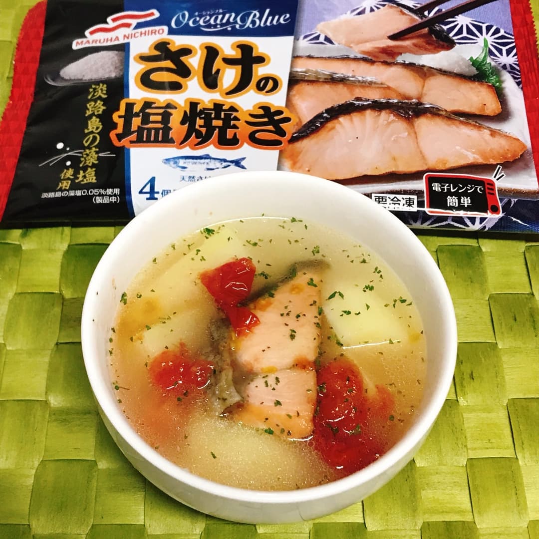 さけとじゃが芋のにんにくスープの完成写真