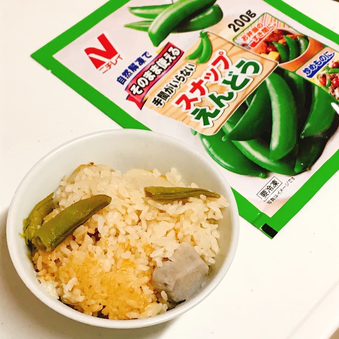 スナップえんどうと里いもの炊き込みご飯の完成写真
