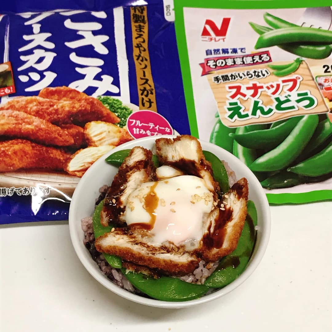 ささみソースカツの温玉丼の完成写真