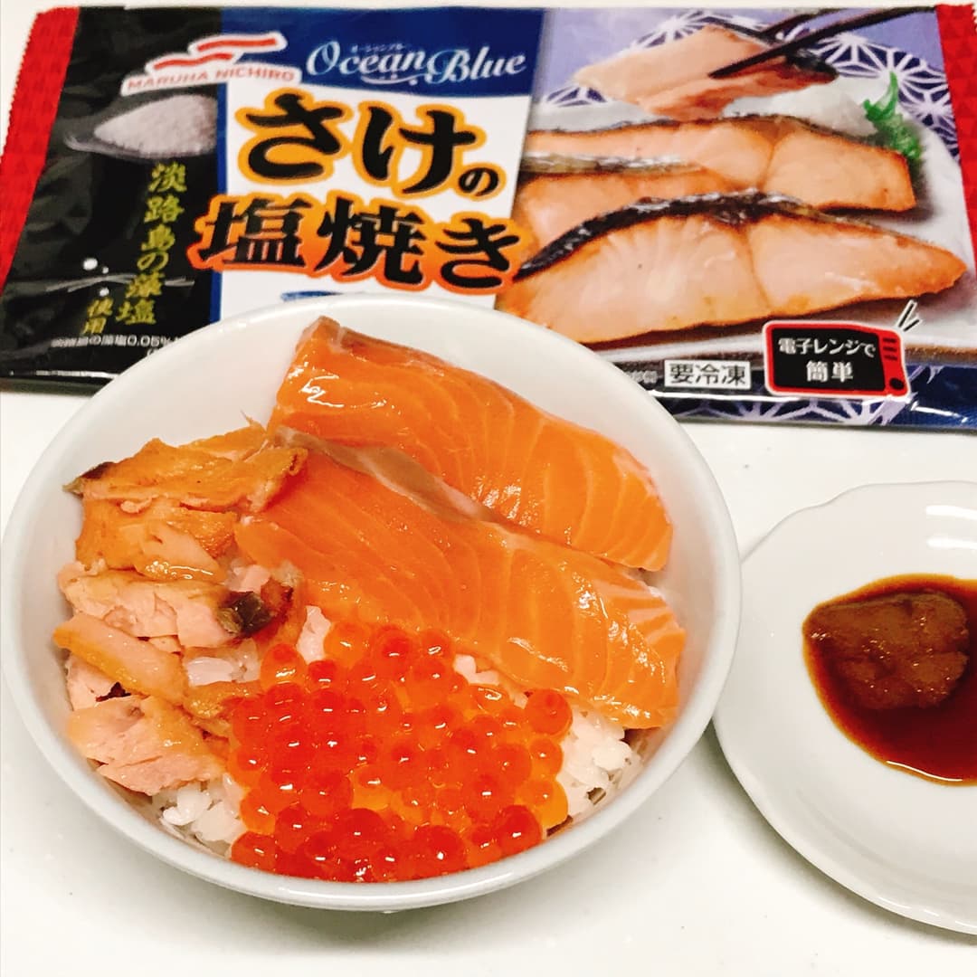 鮭といくらの親子丼の完成写真