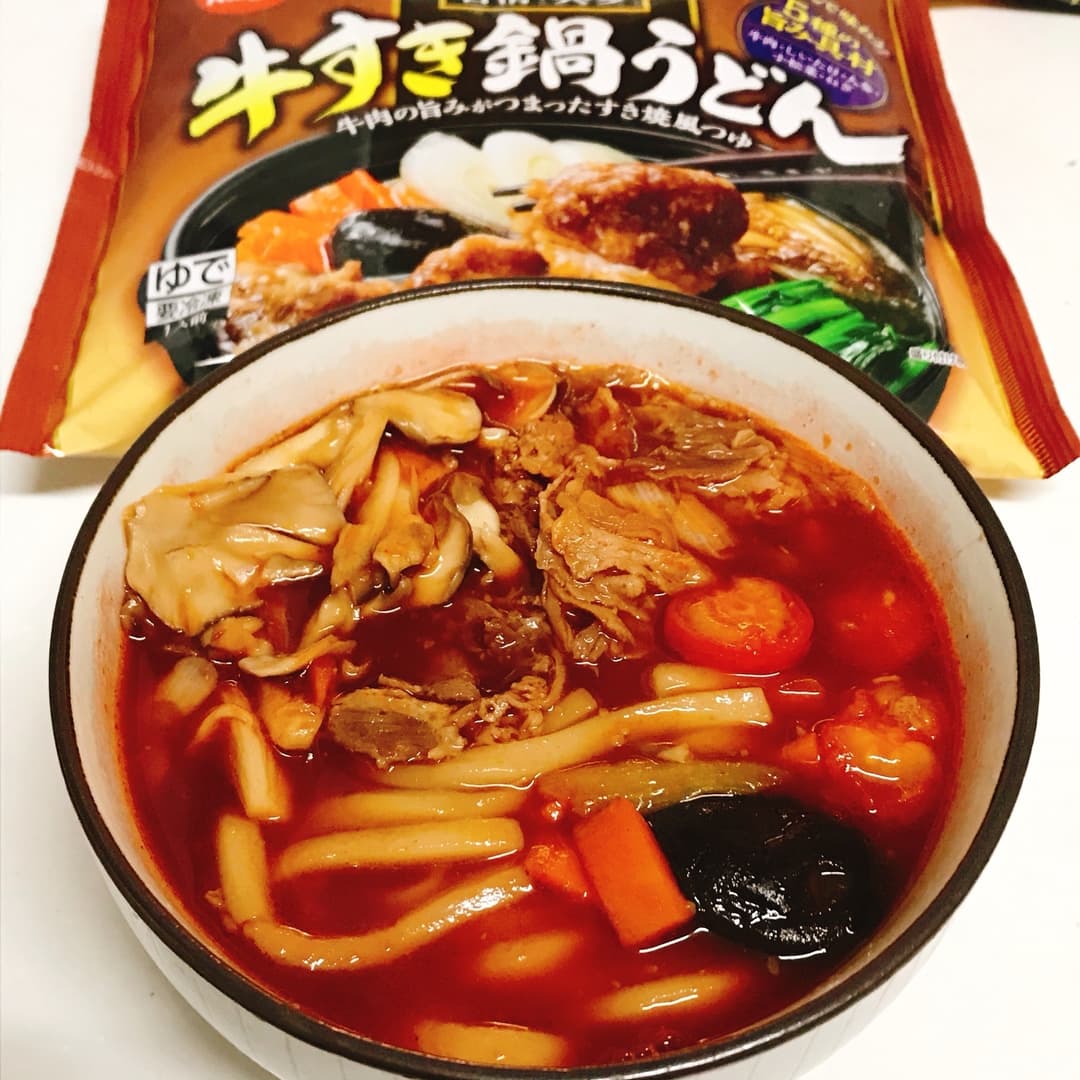 トマト牛すき鍋うどんの完成写真