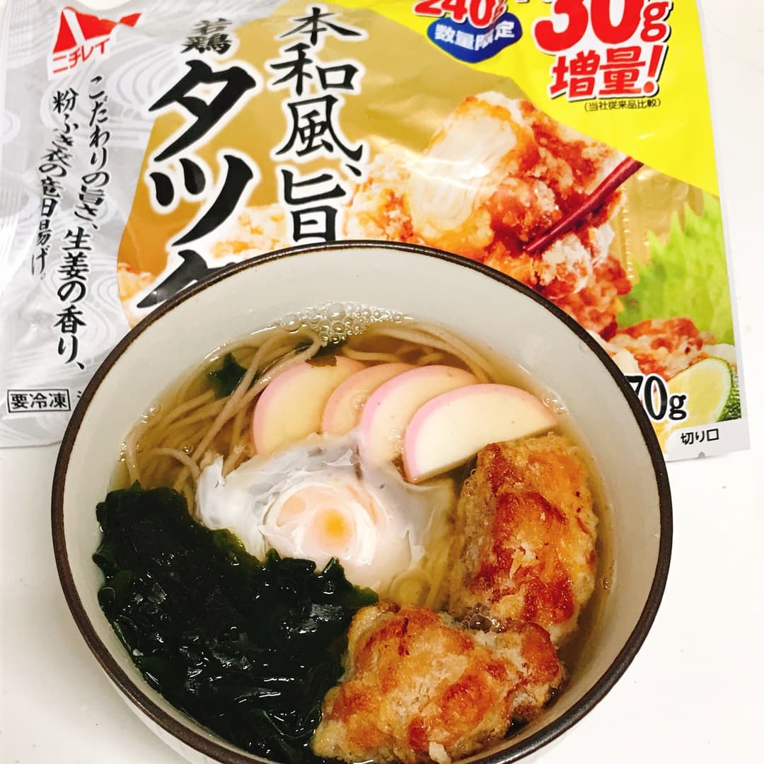 若鶏タツタの月見そばの完成写真