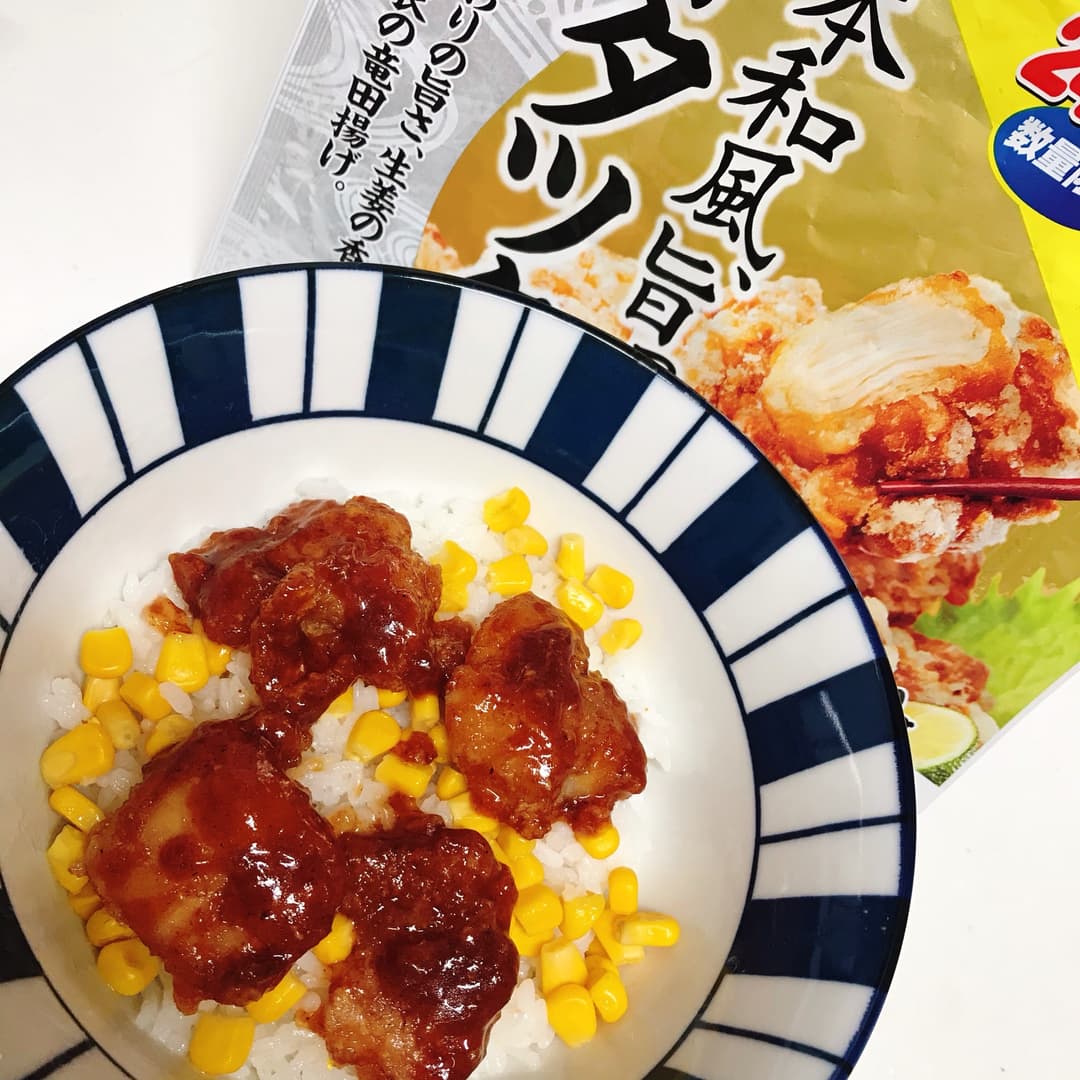 若鶏タツタのデミグラ丼の完成写真