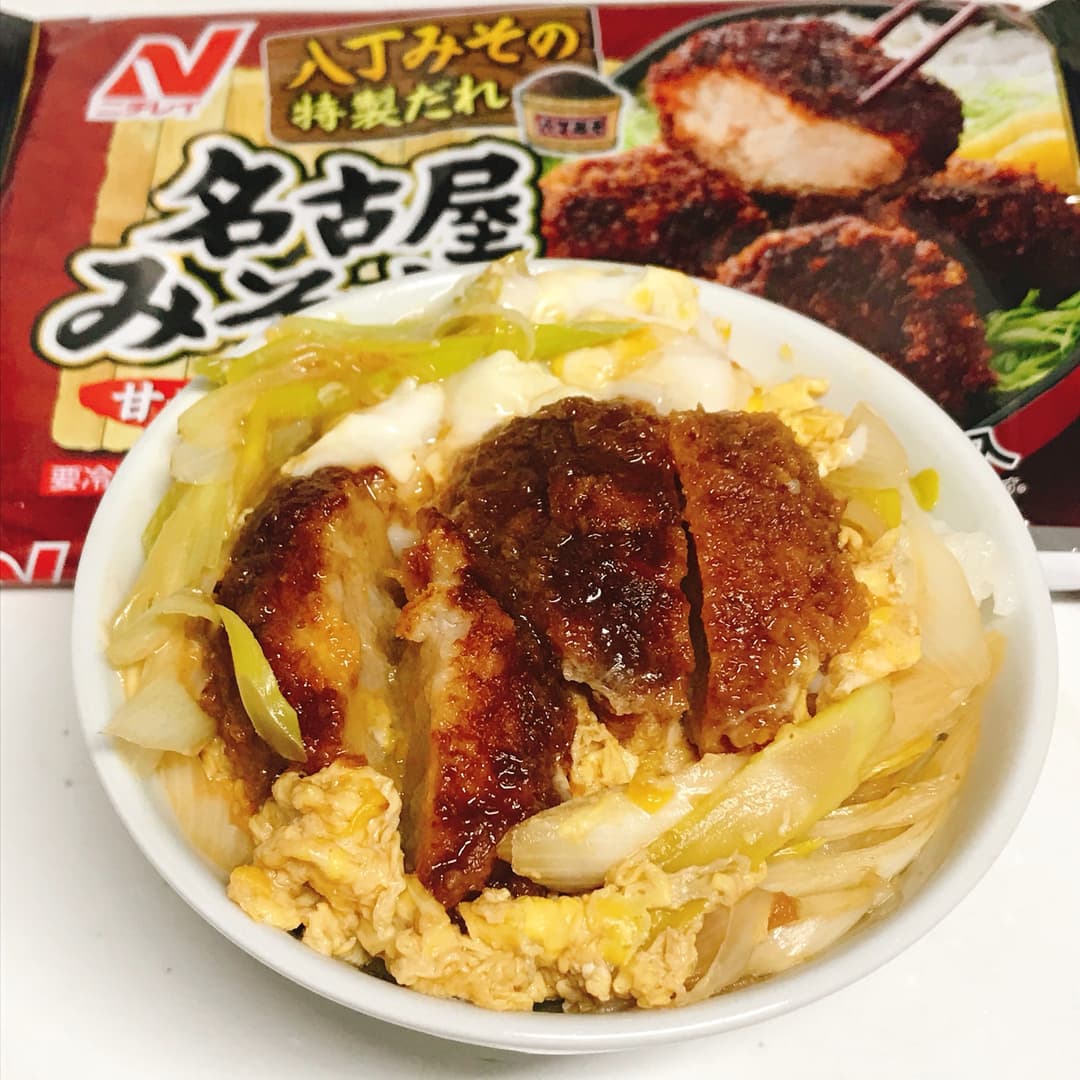 名古屋みそカツの卵とじ丼の完成写真