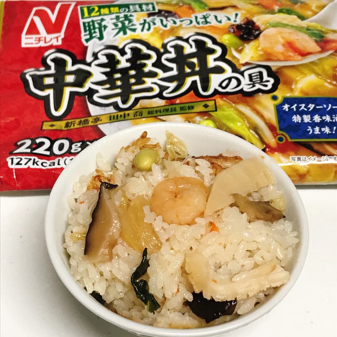中華丼の具で作る炊き込みご飯の完成写真