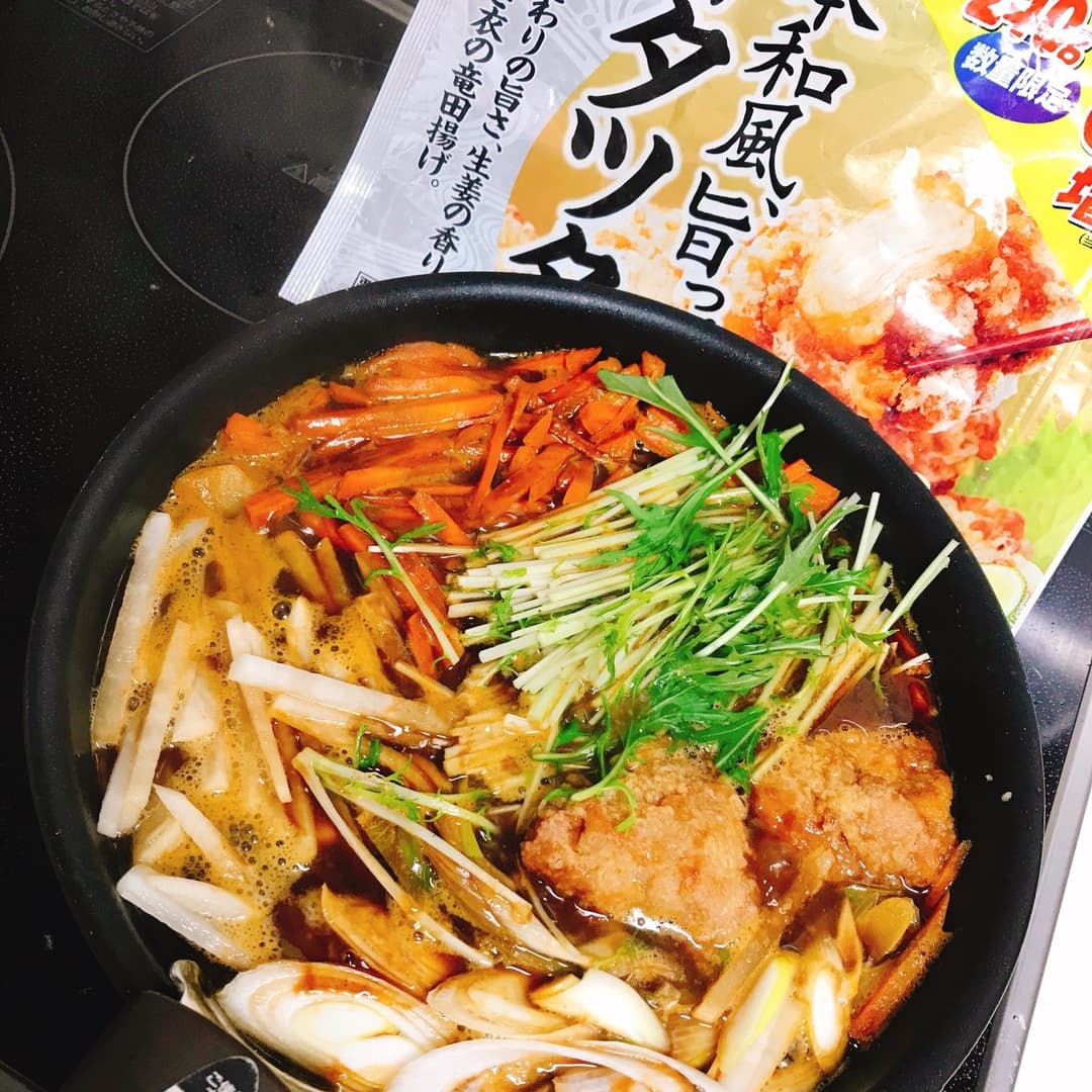 若鶏タツタの赤味噌鍋の完成写真