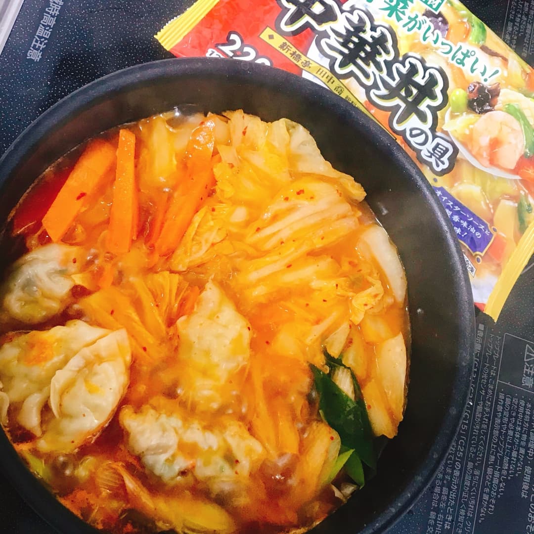 鶏餃子のキムチ鍋の完成写真