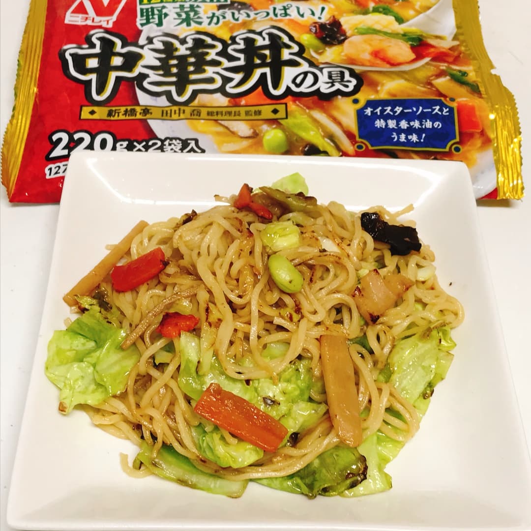 中華丼の焼きそばの完成写真