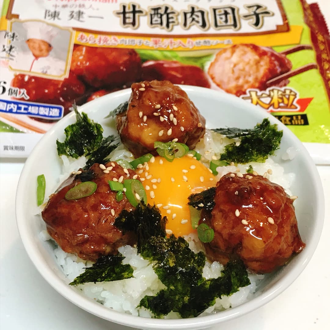 甘酢肉団子丼の完成写真