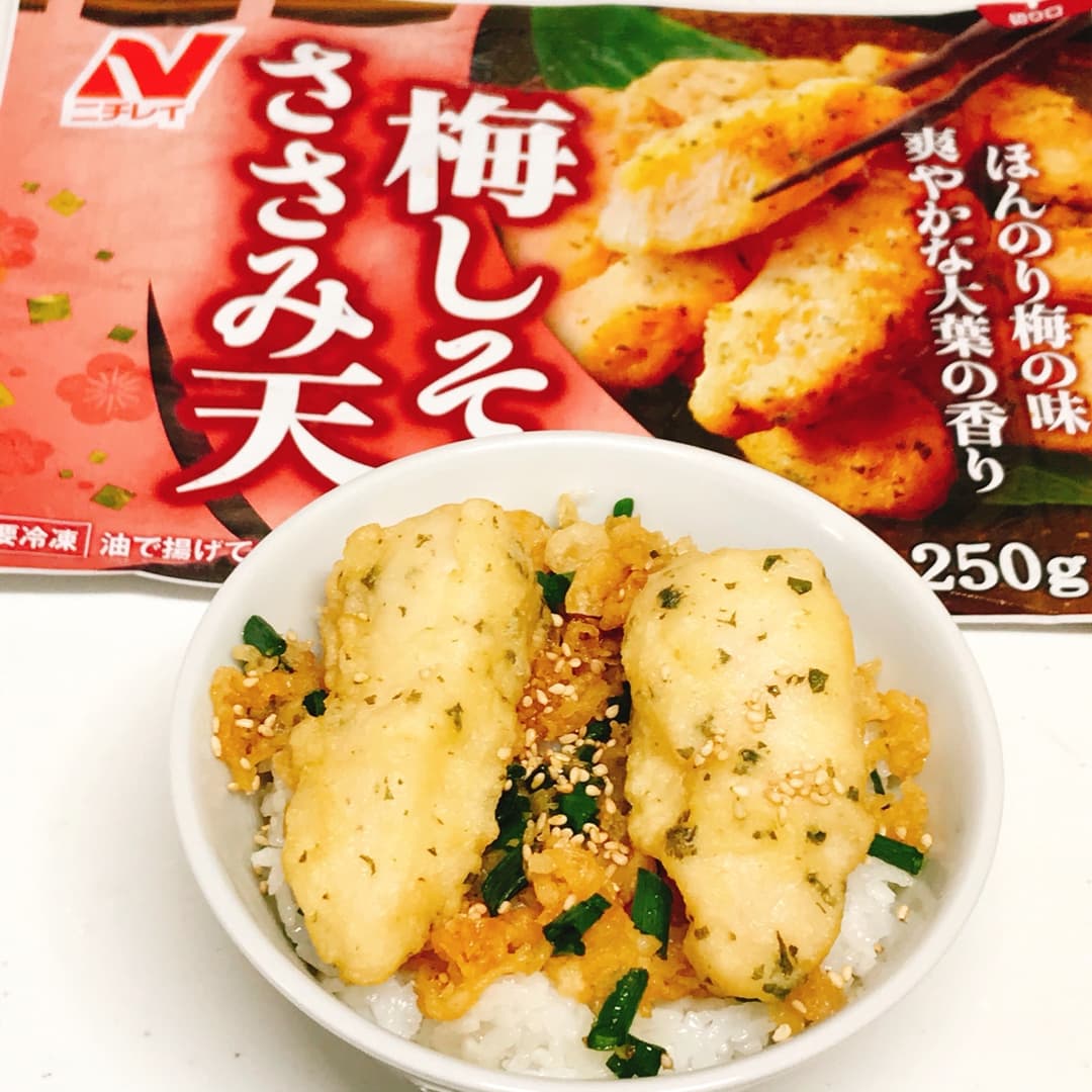梅しそささみの天かす丼の完成写真