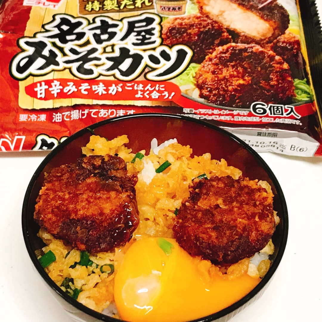 名古屋みそカツの天かす丼の完成写真