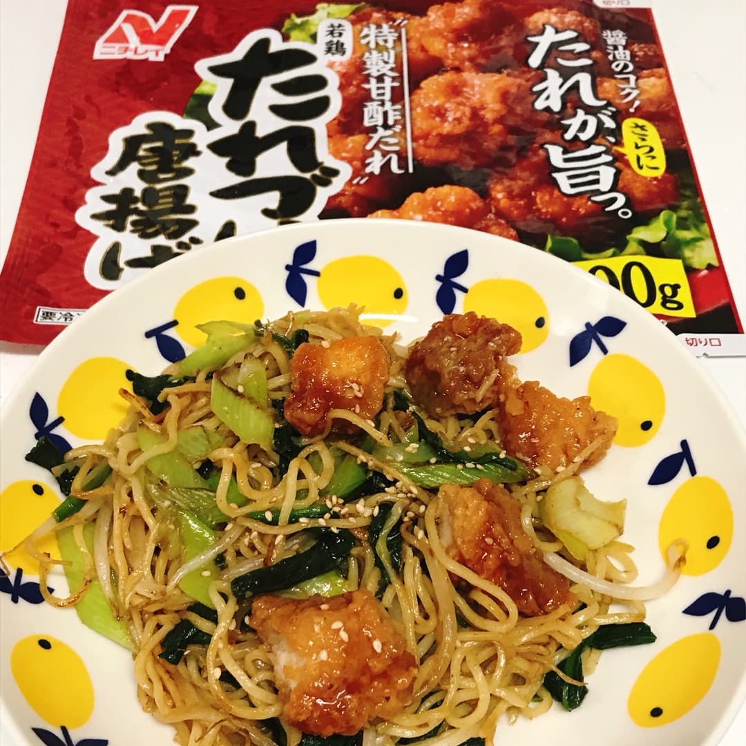 たれづけ唐揚げ焼きそばの完成写真