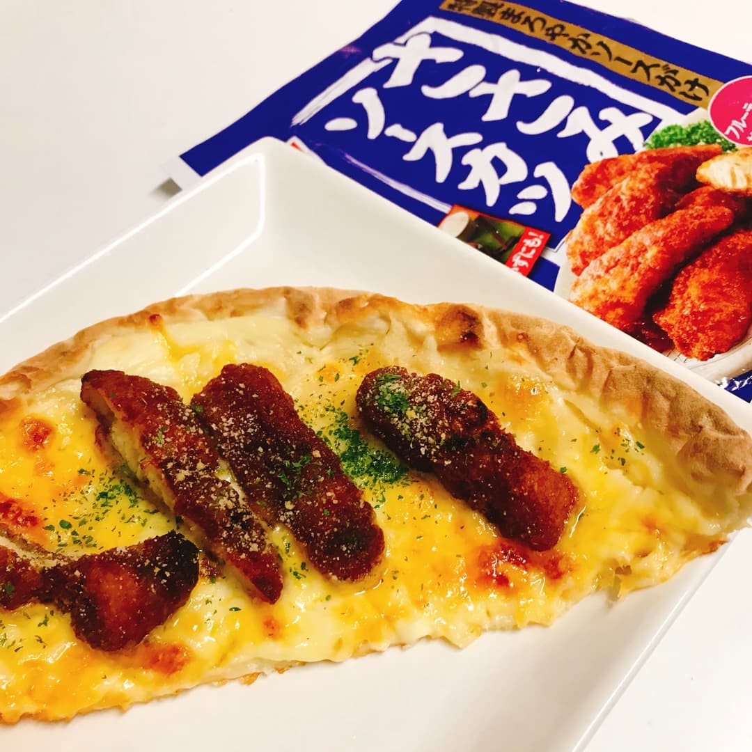 ささみソースカツのチーズピザの完成写真