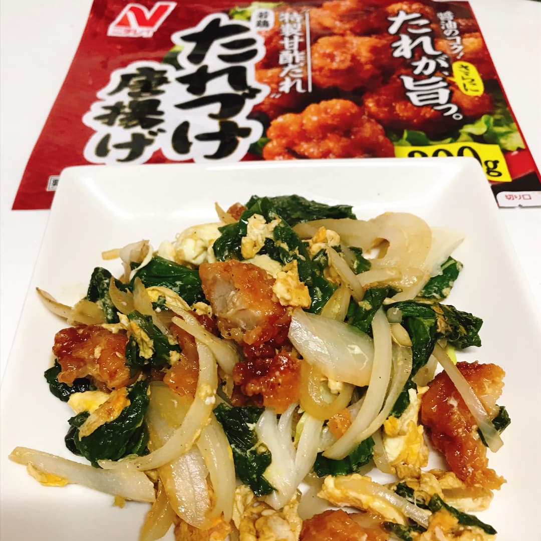 たれづけ唐揚げと玉ねぎの野菜炒めの完成写真
