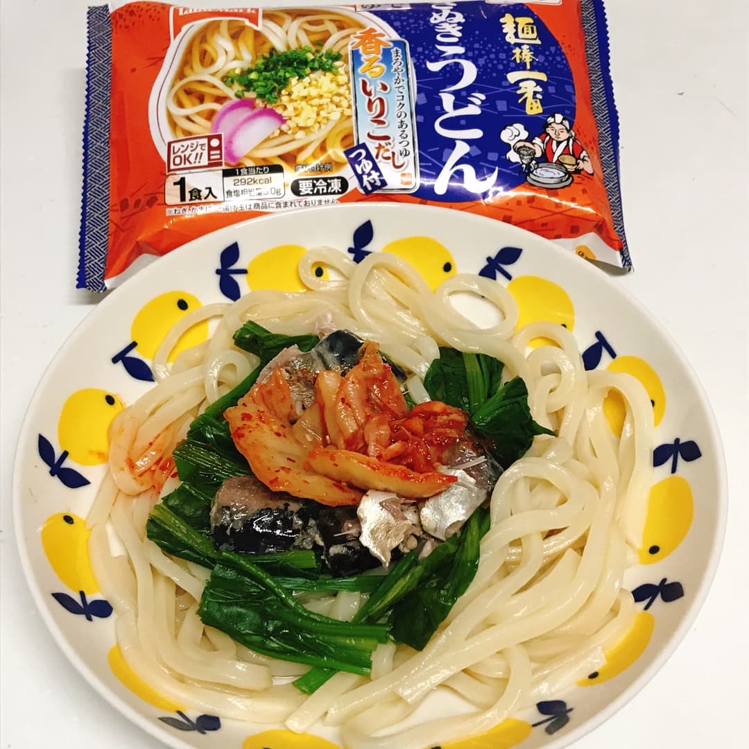 さばとキムチの混ぜうどんの完成写真