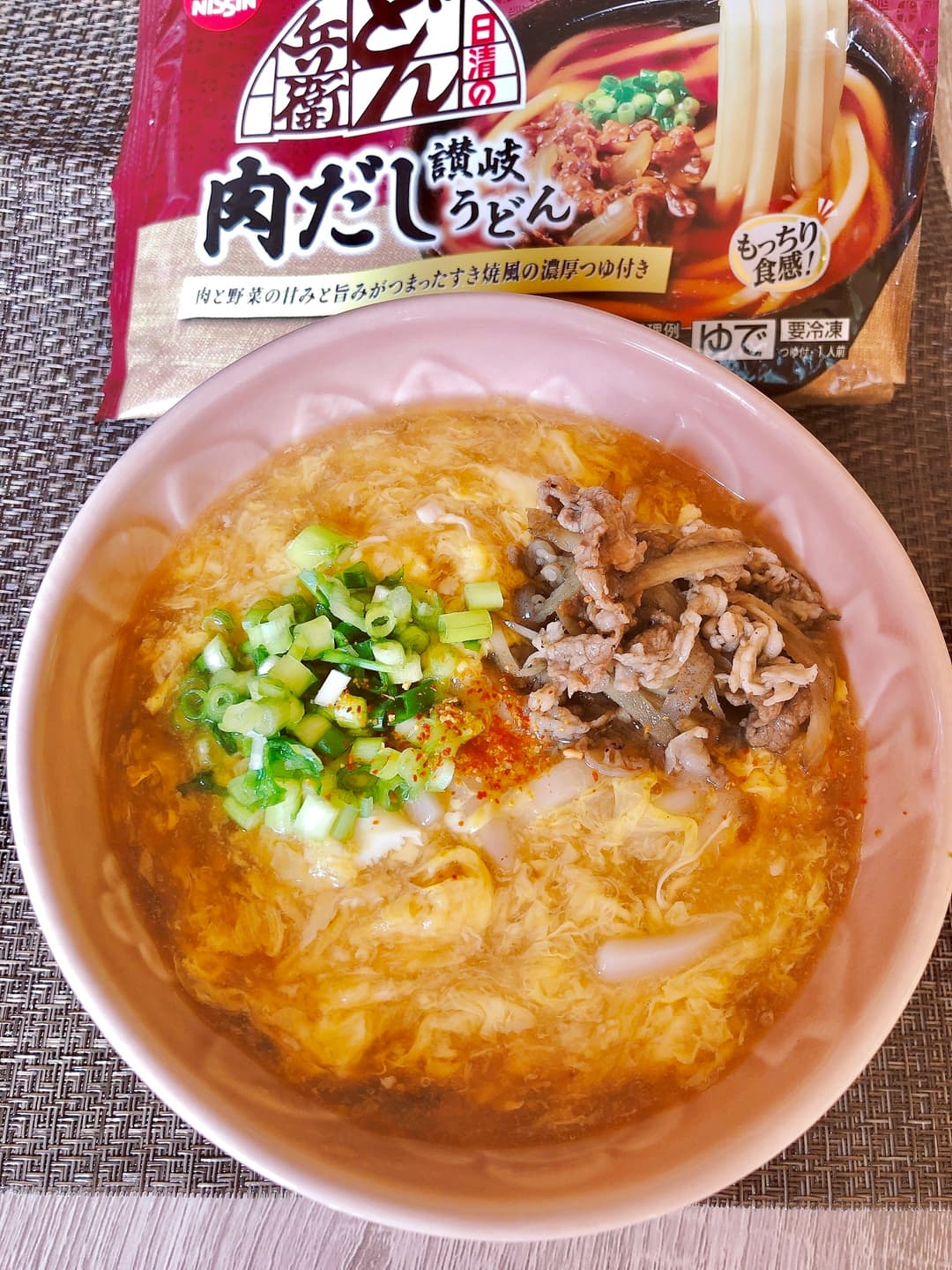 肉だし香る卵あんかけうどんの完成写真