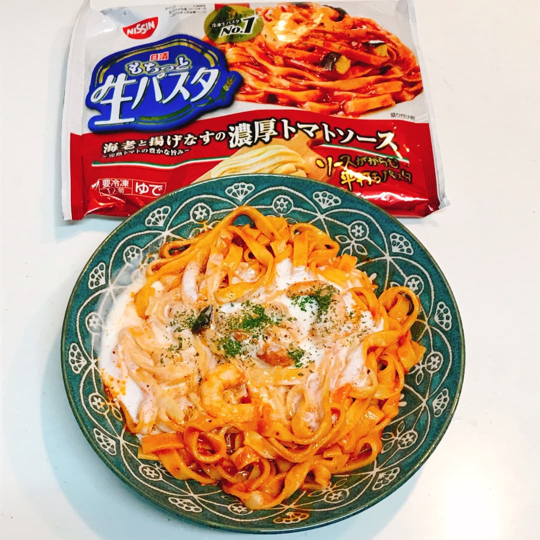 にんにくヨーグルトを絡めた海老と揚げなすの濃厚トマトソースの完成写真