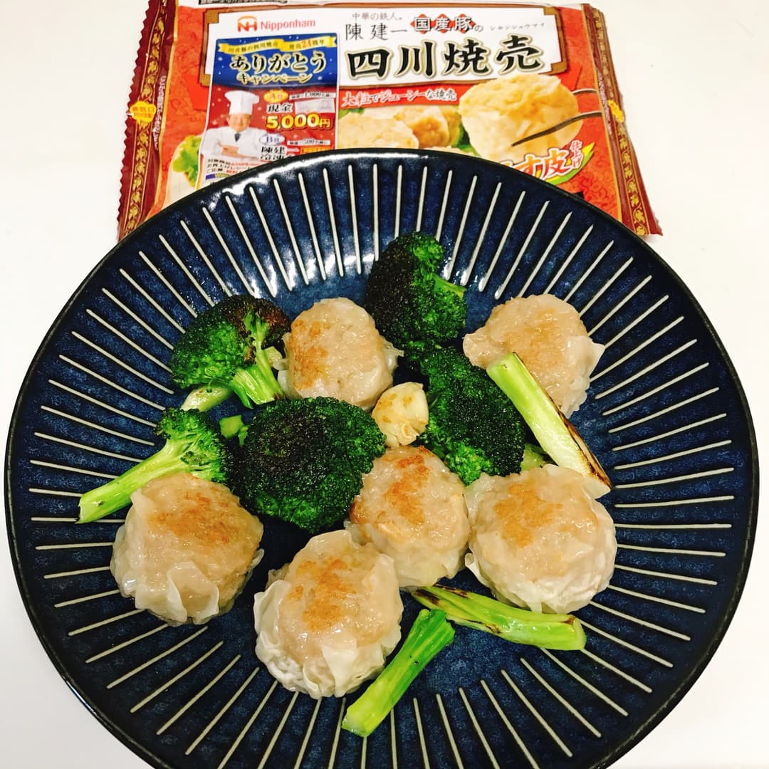 四川焼売とブロッコリーのガーリック炒めの完成写真