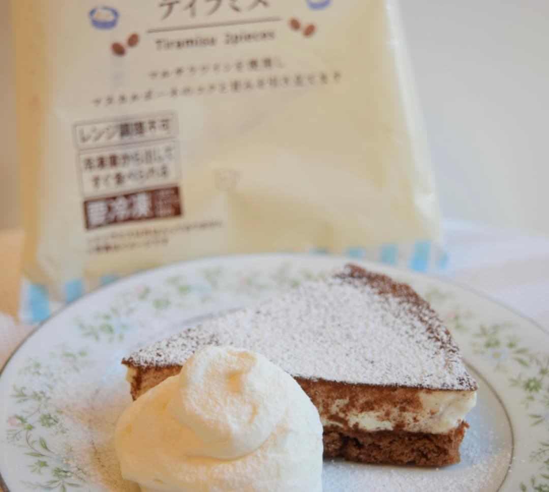 ティラミスのホイップクリーム添えの完成写真