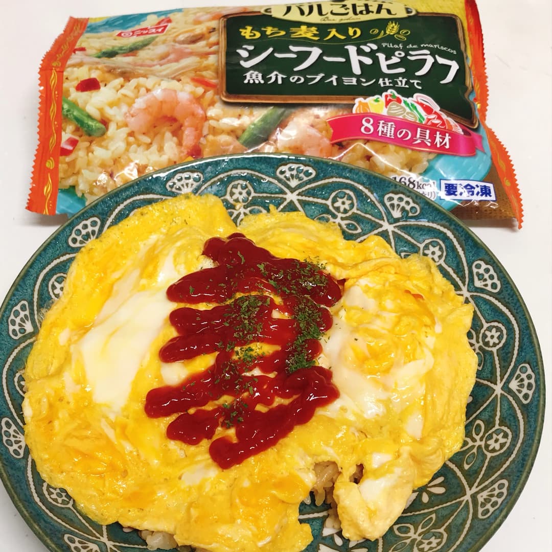 シーフードピラフのオムライスの完成写真