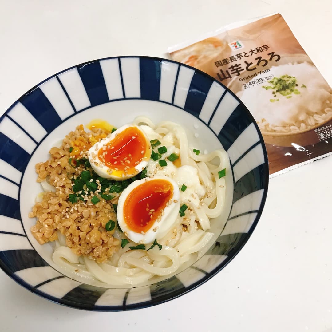 山芋とろろのねばねばうどんの完成写真