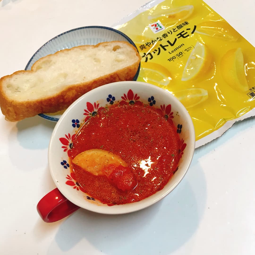 レモンとにんにくのすっぱいトマトスープの完成写真