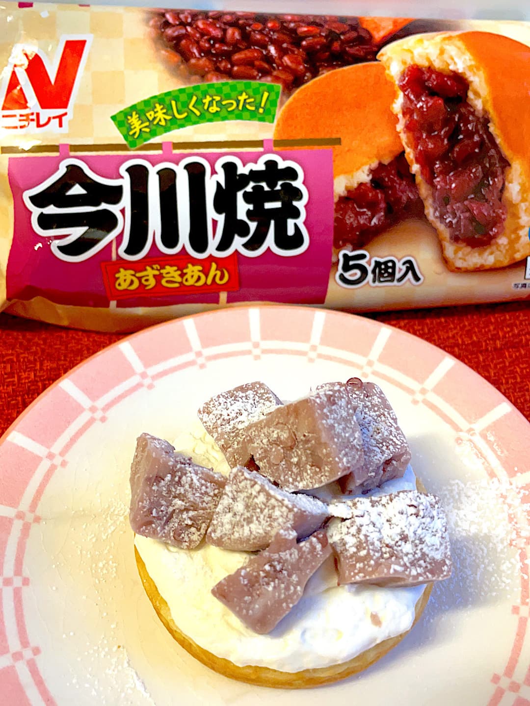 今川焼のあずきアイスのせの完成写真