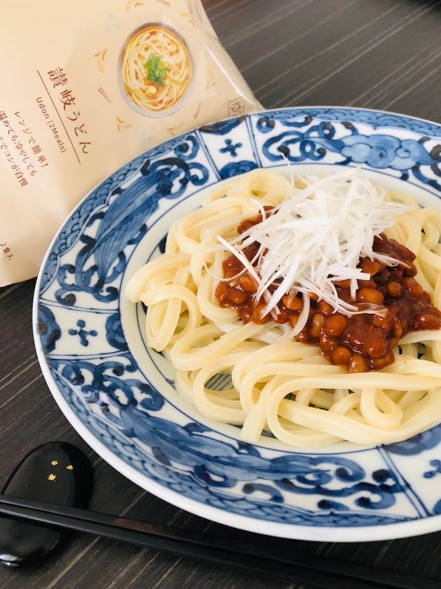 納豆ジャージャーぶっかけうどんの完成写真