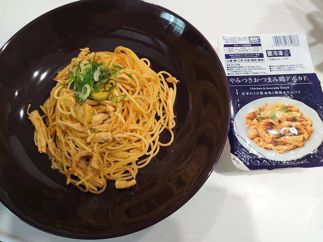 醤油香る鶏とアボカドのパスタの完成写真