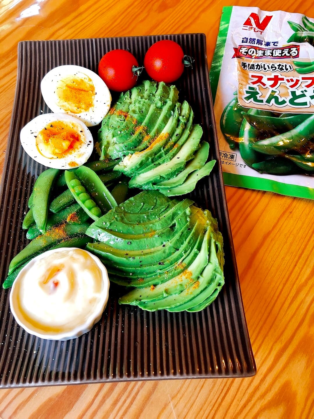 スナップエンドウとアボカドの南国風サラダの完成写真