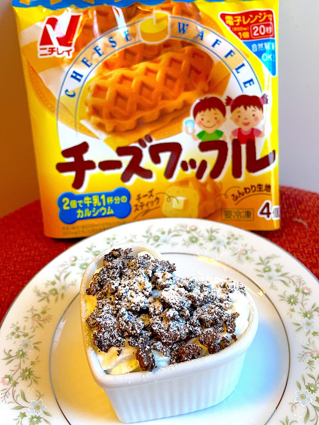 チーズワッフルのチョコクッキーパフェの完成写真