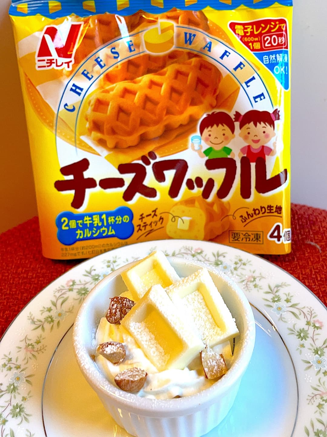 チーズワッフルのホワイトチョコパフェの完成写真