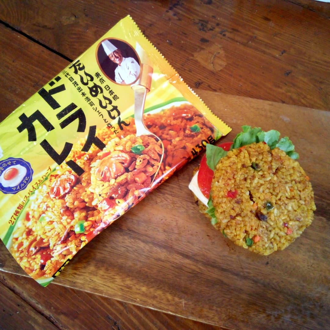 ドライカレーで肉なしライスチーズバーガーの完成写真