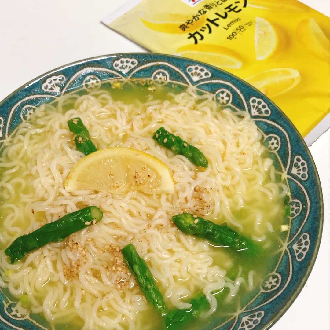 塩レモンの冷やしラーメンの完成写真