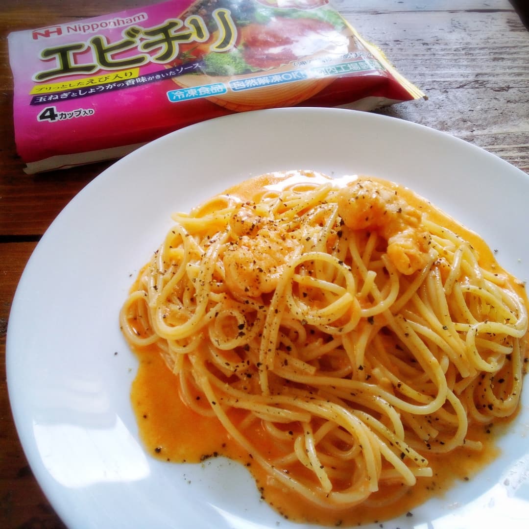 エビチリクリームカルボナーラの完成写真