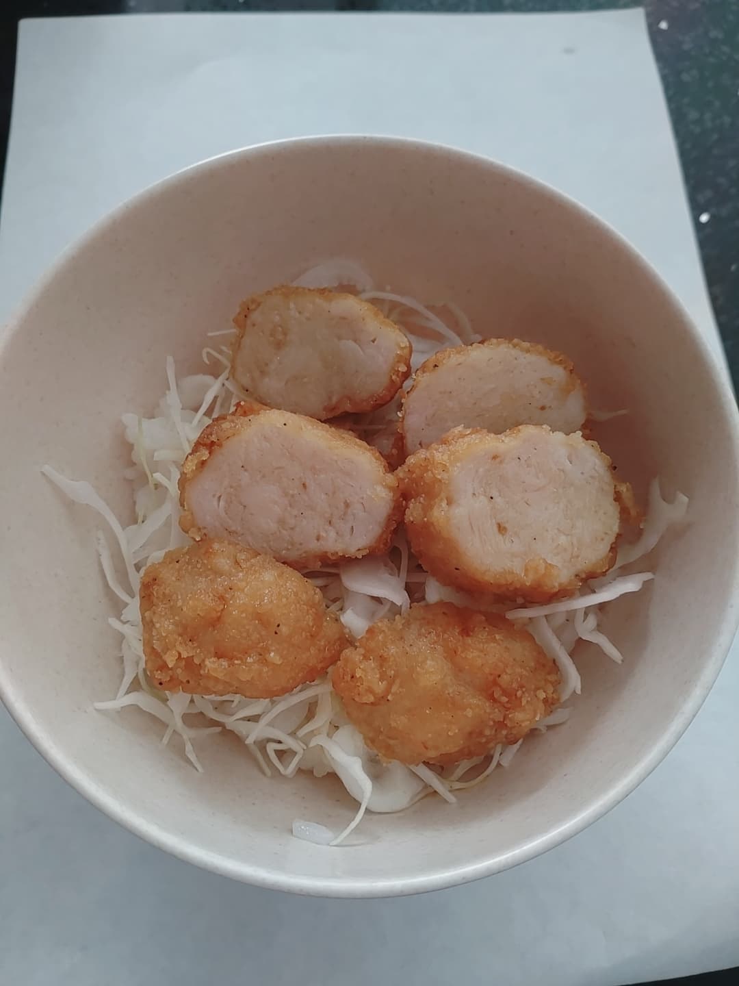 照り焼き塩唐揚げ丼の完成写真