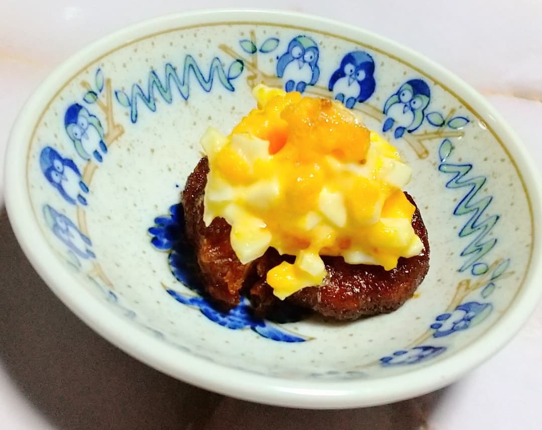 ソースハムカツのゆで卵マヨ焼きの完成写真