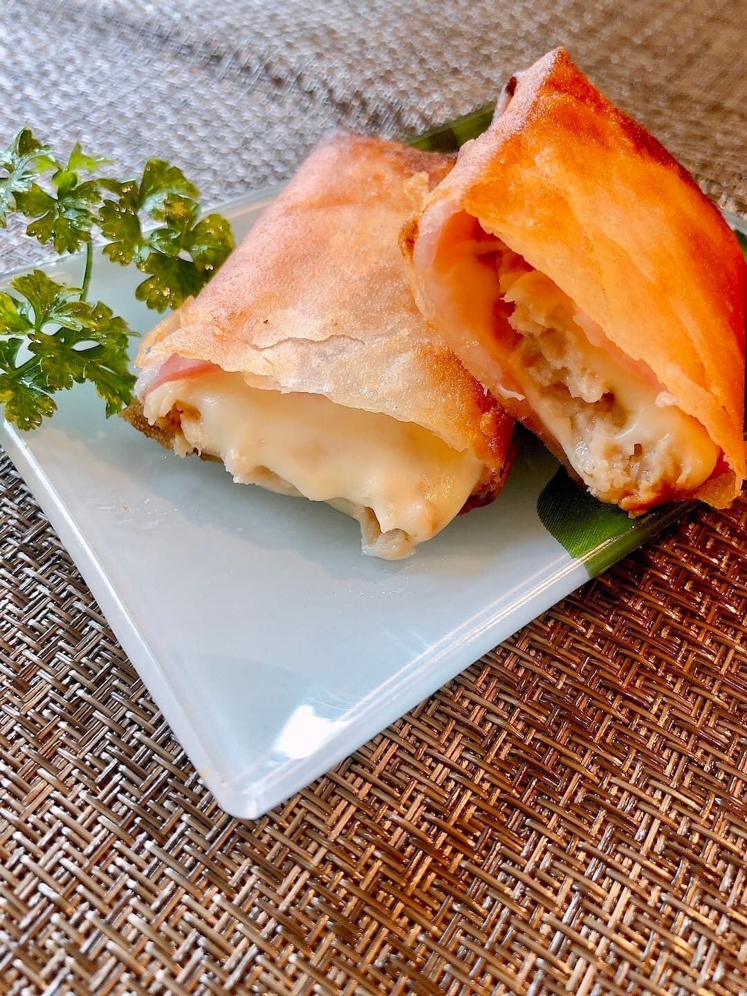 黒胡椒チキンのチーズ春巻の完成写真