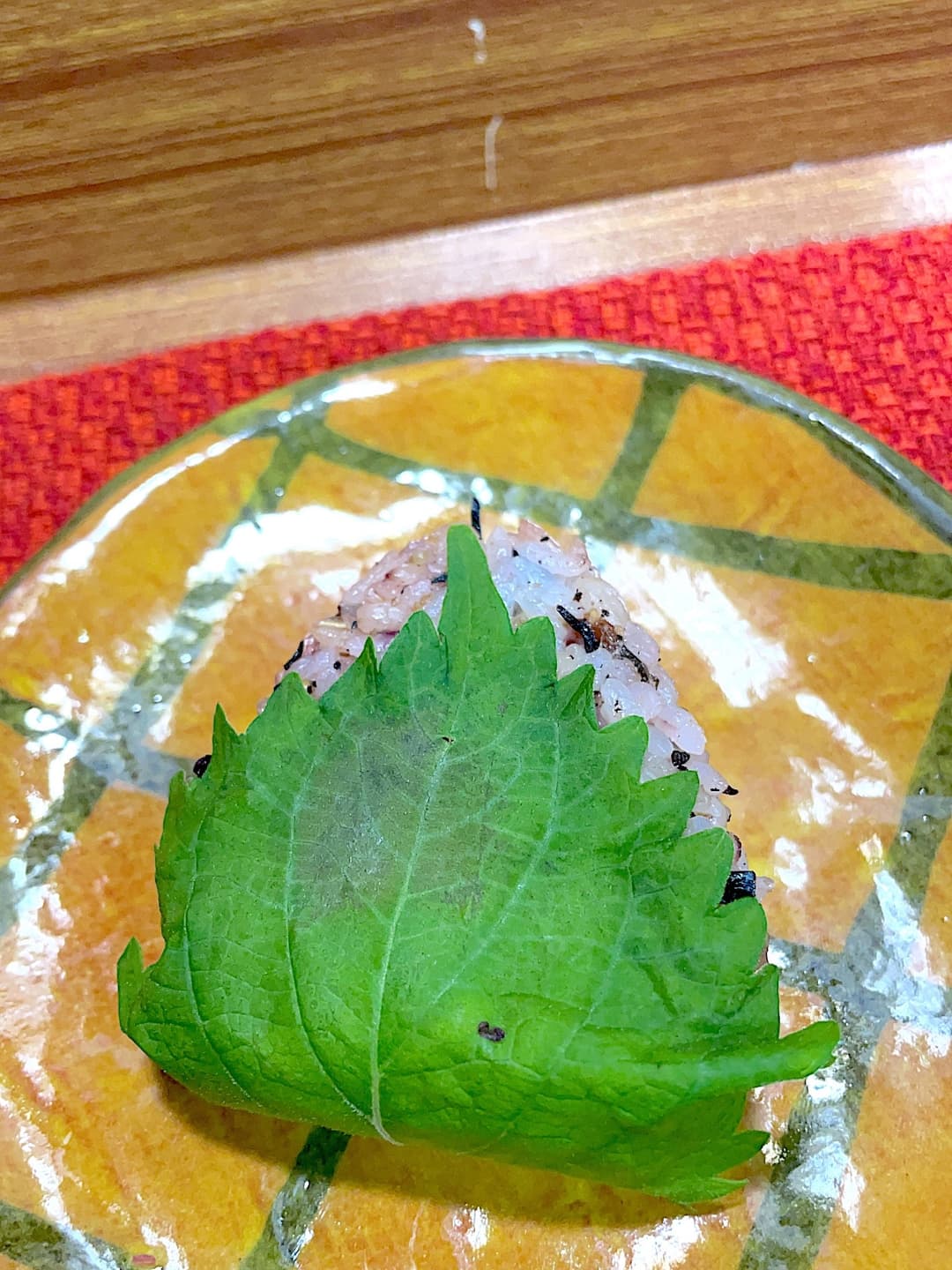 大葉梅ひじきおにぎりの完成写真