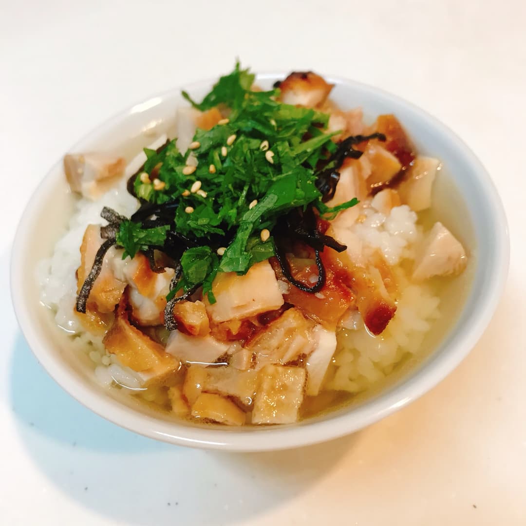 てり焼きチキンの塩こんぶ茶漬けの完成写真