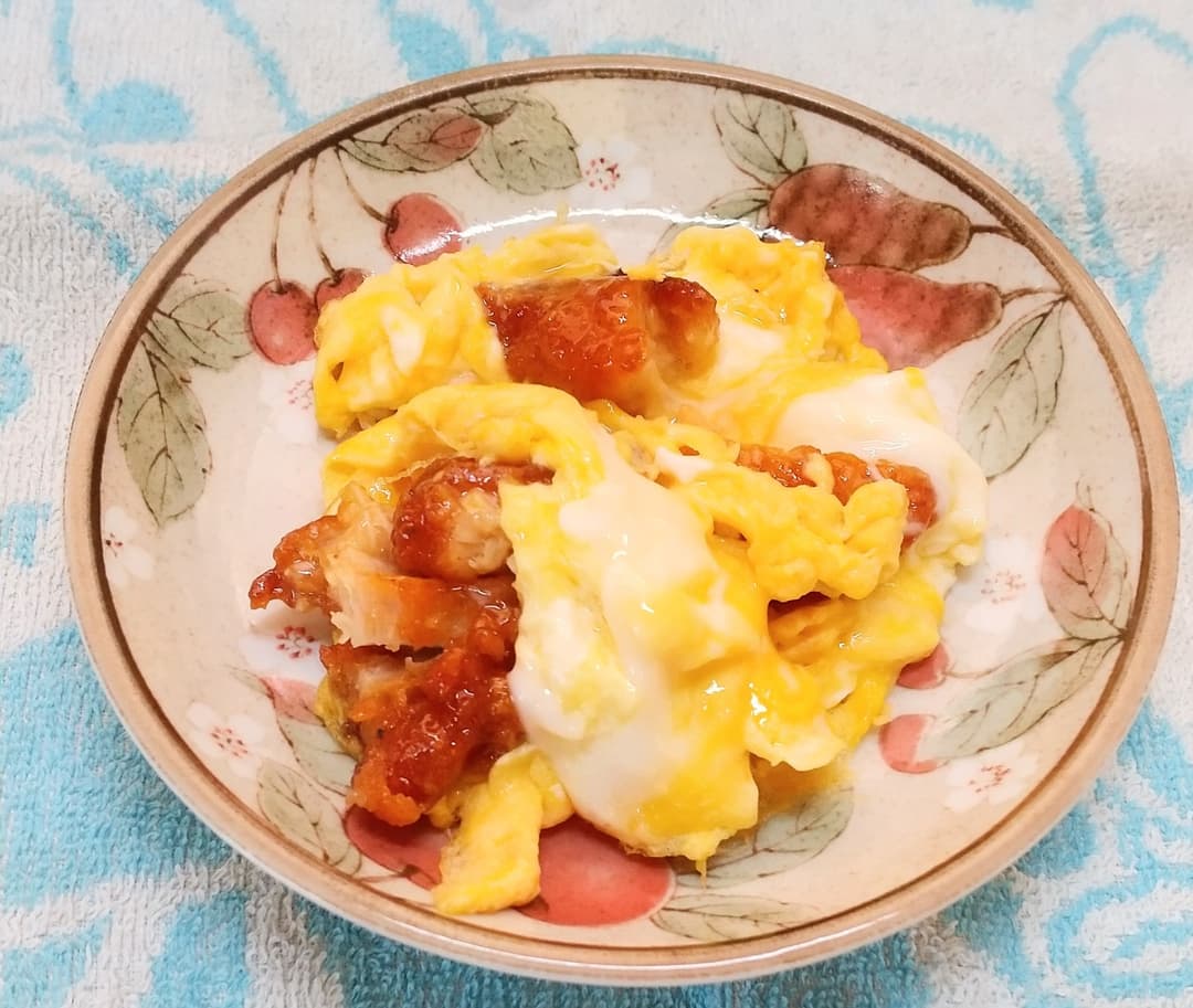 旨辛チキンのスクランブルエッグの完成写真