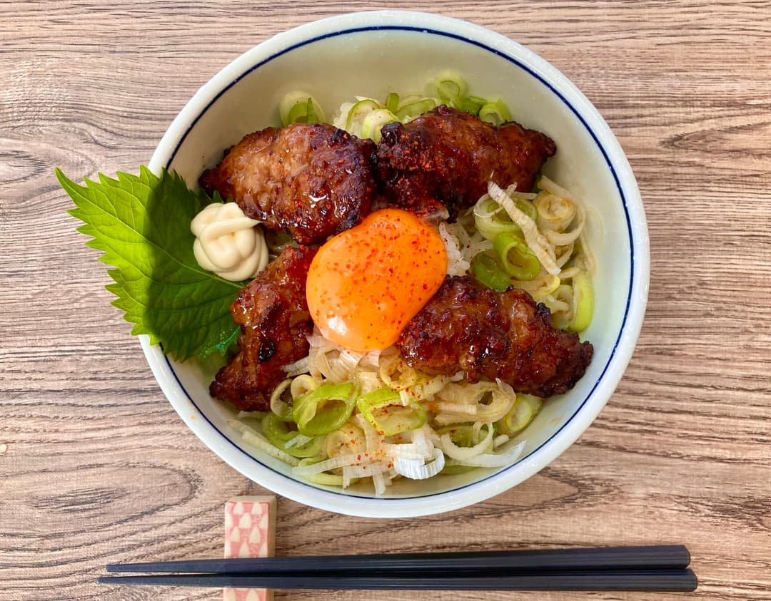 鶏つくねの ねぎだく月見丼の完成写真